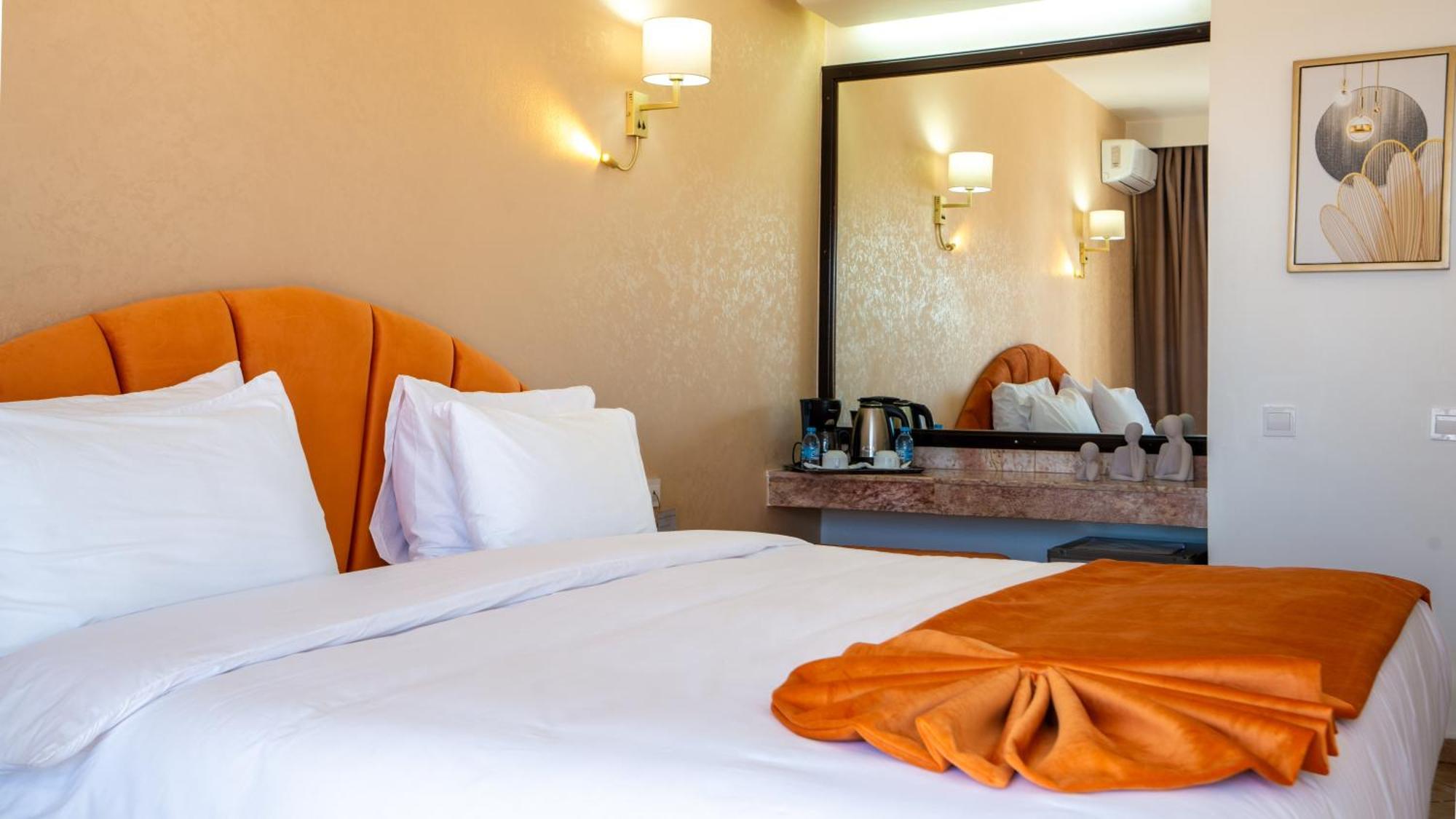 Double or Twin Room Sea View